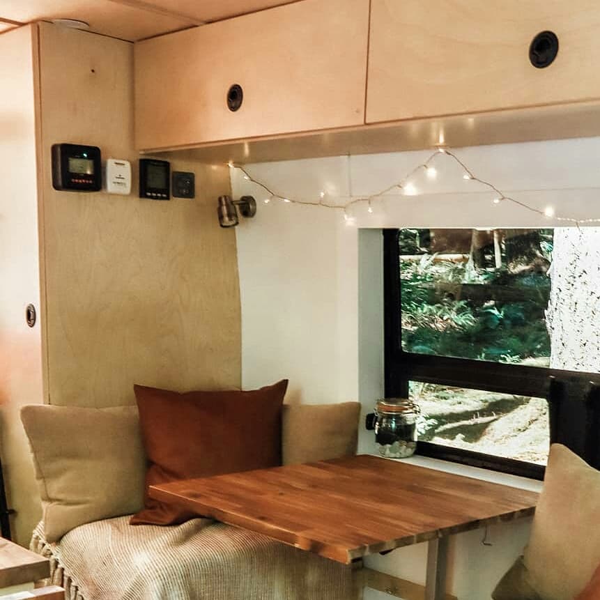 کمپر با برق خورشیدی